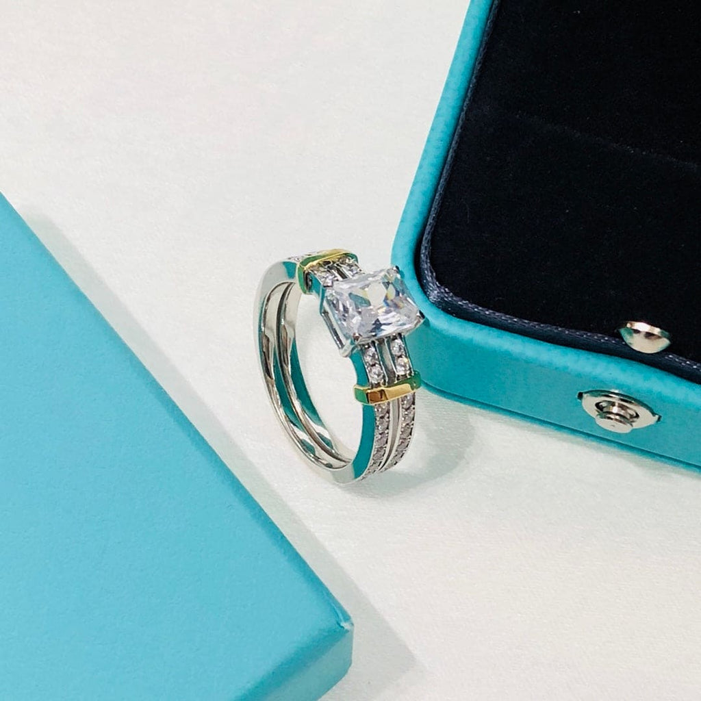 Tiffany Diamonds 18K Gold Ring