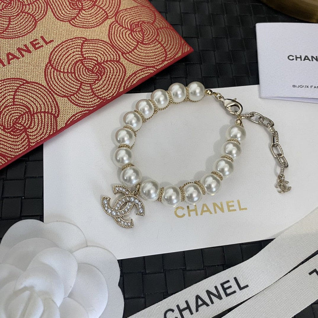 Chanel Pearls 18K Gold Bracelet