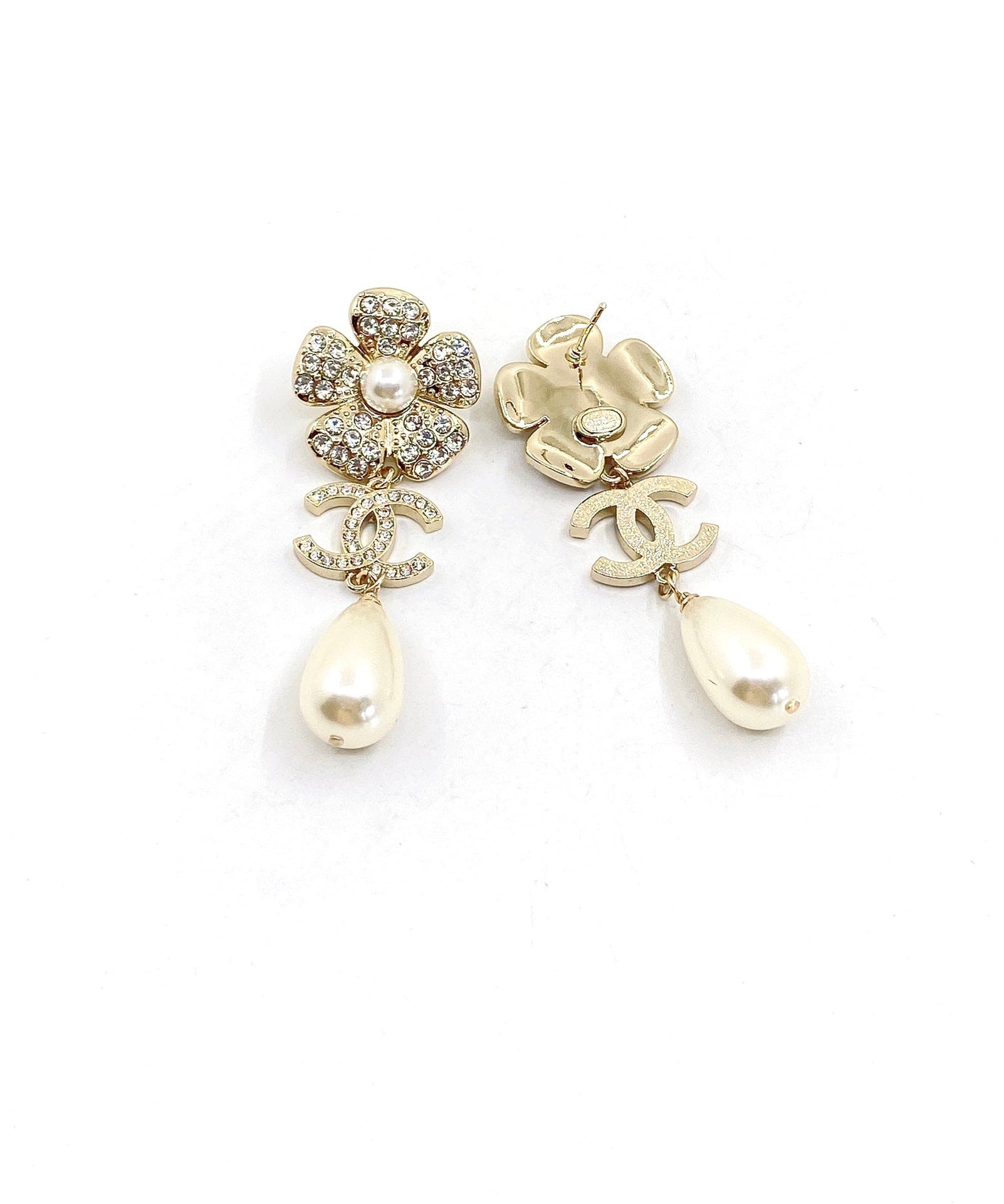Chanel Pearl Flowers 18K Gold Earrings