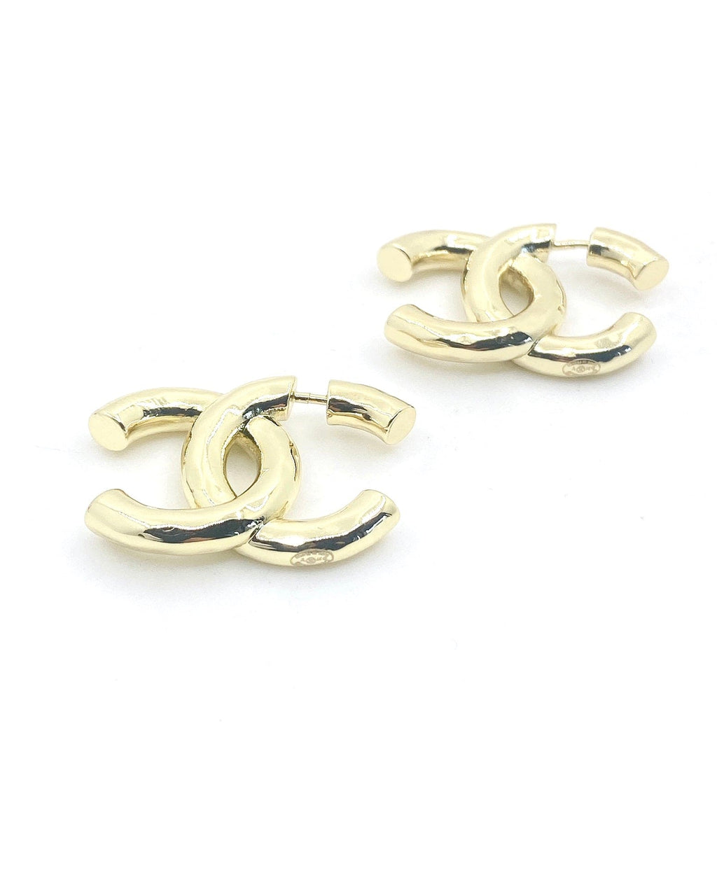 Chanel Gold 18K Gold Earrings