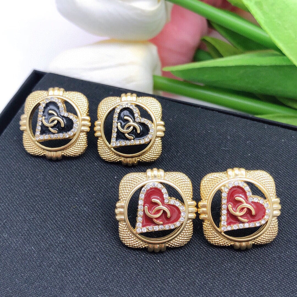 Chanel Heart Vintage 18K Gold Earrings