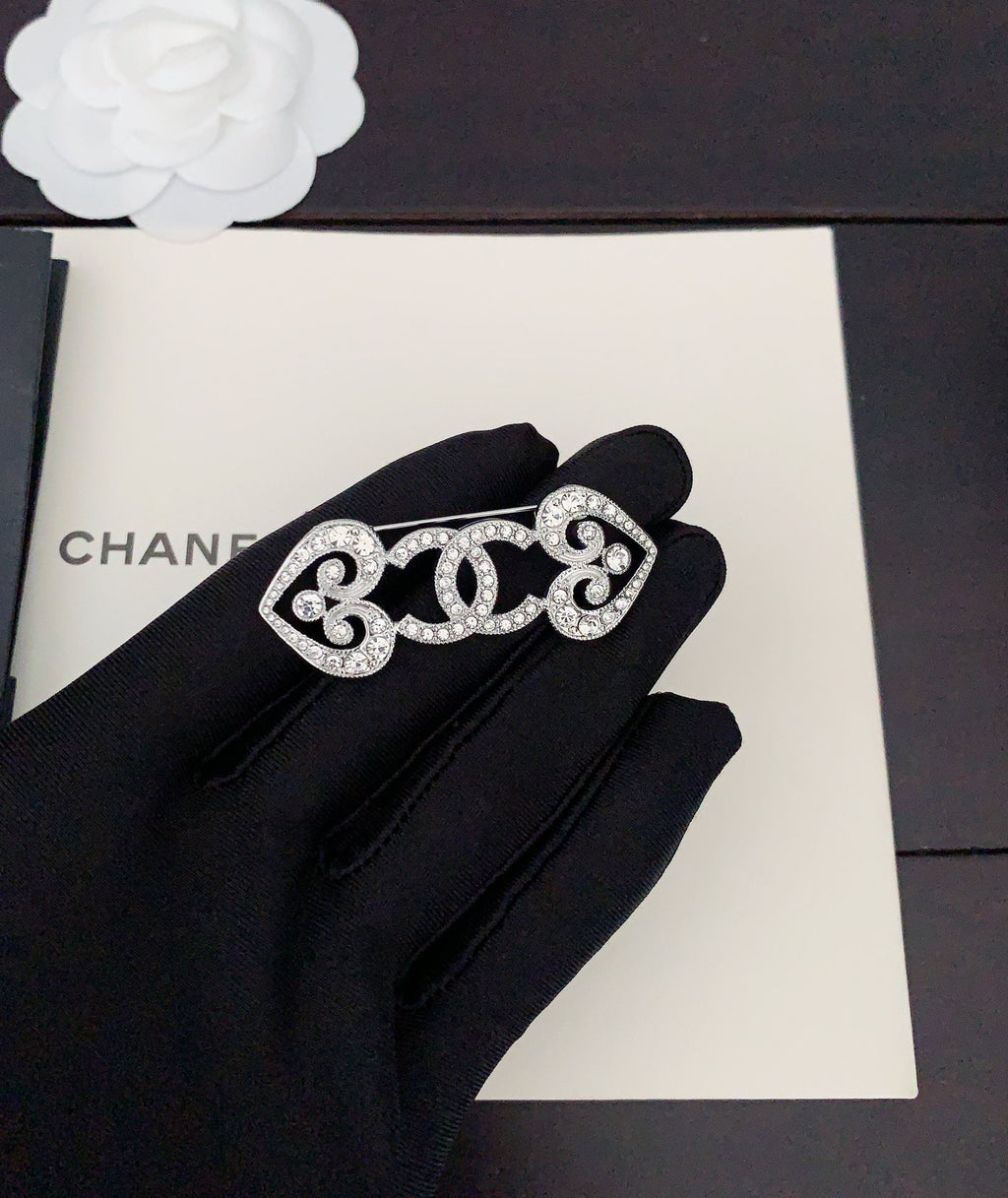 Chanel Heart 18K Gold Brooch