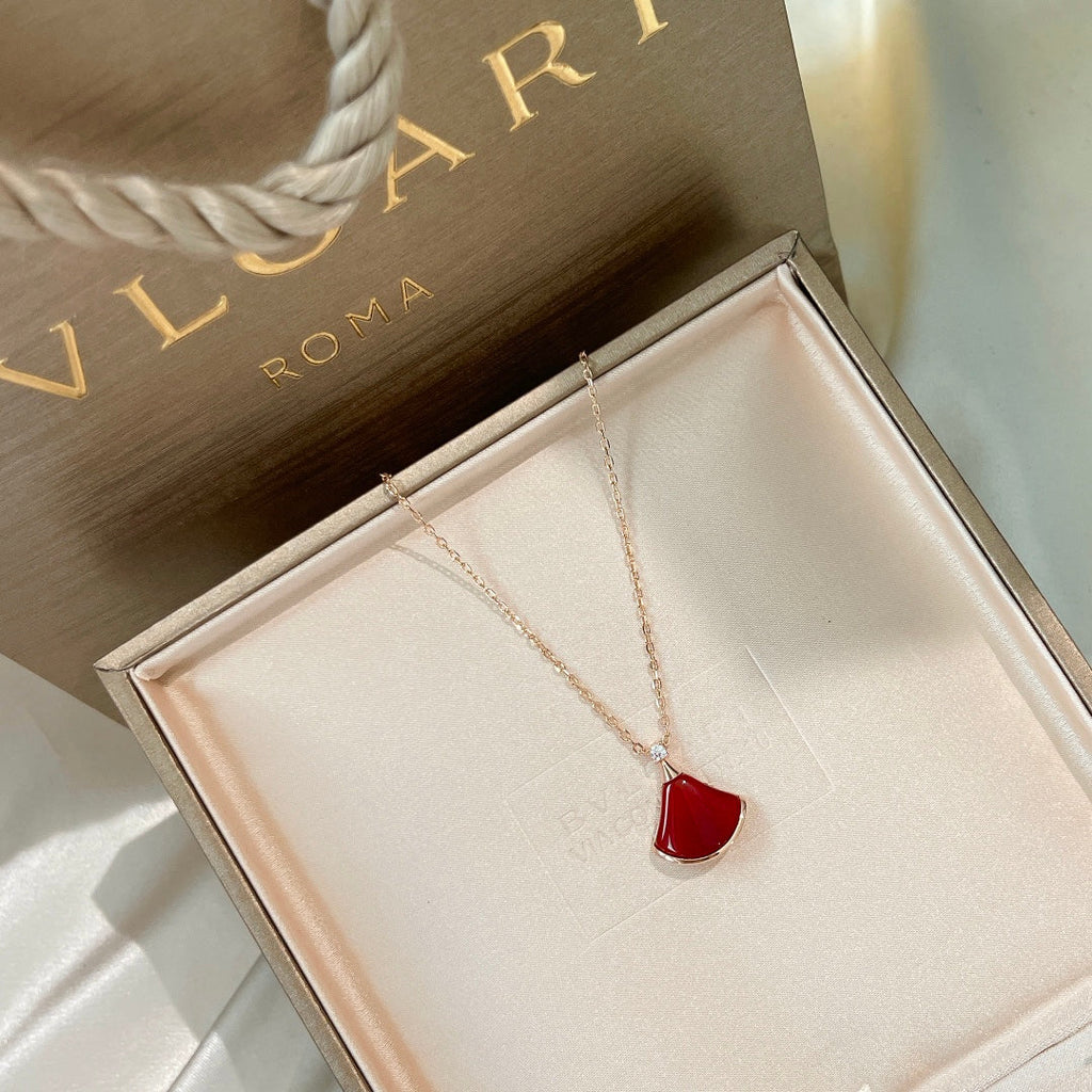 Bvlgari BVLGARI Dream Carnelian 18K Gold Necklace