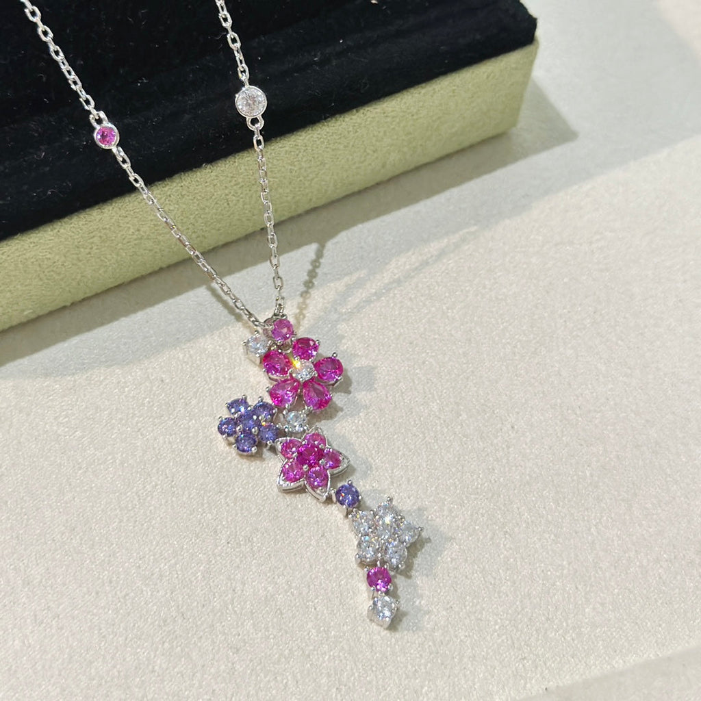 Folie Des Pr ̈¦s Pendant 18K Gold Necklace