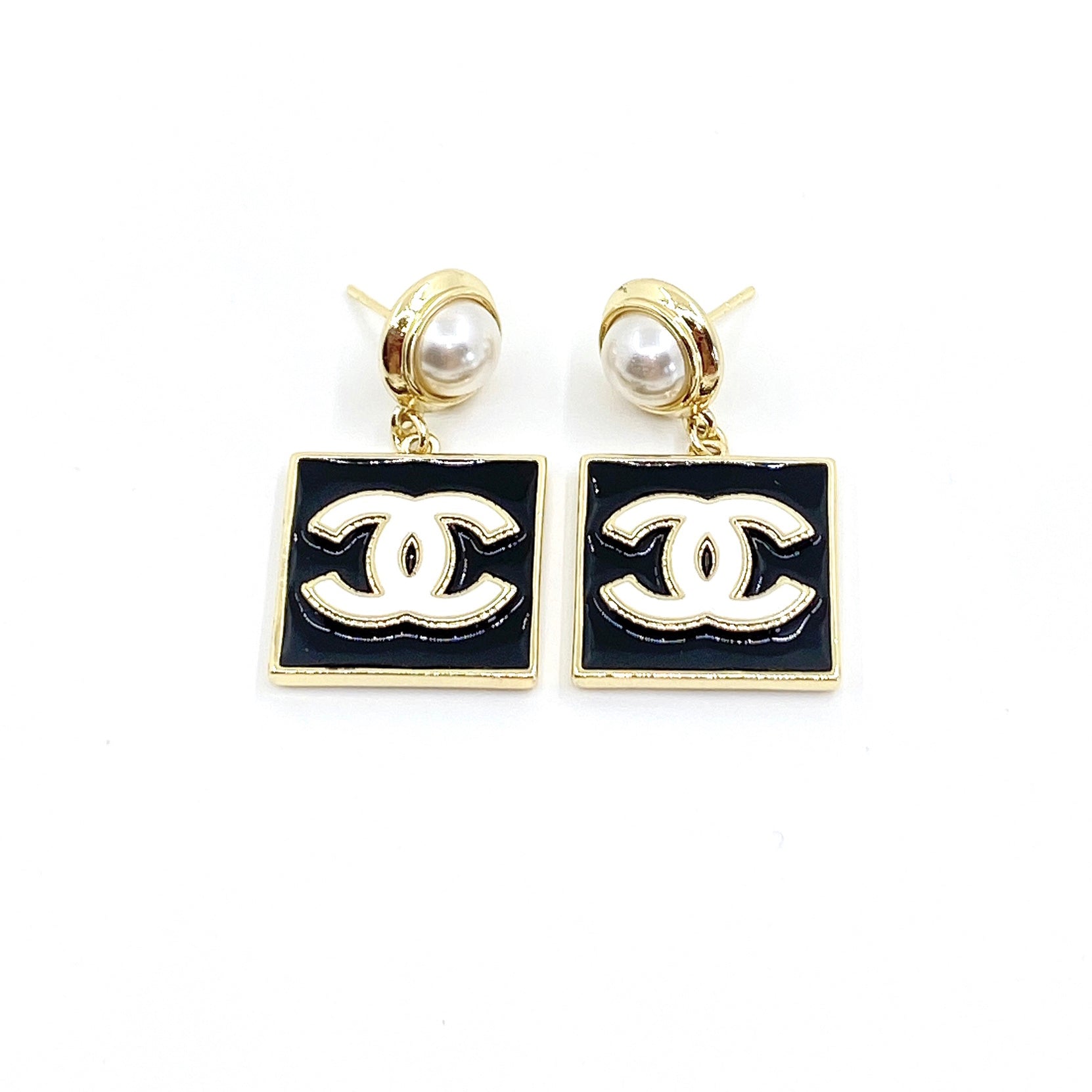 Chanel Square Pearl Pendant 18K Gold Earrings