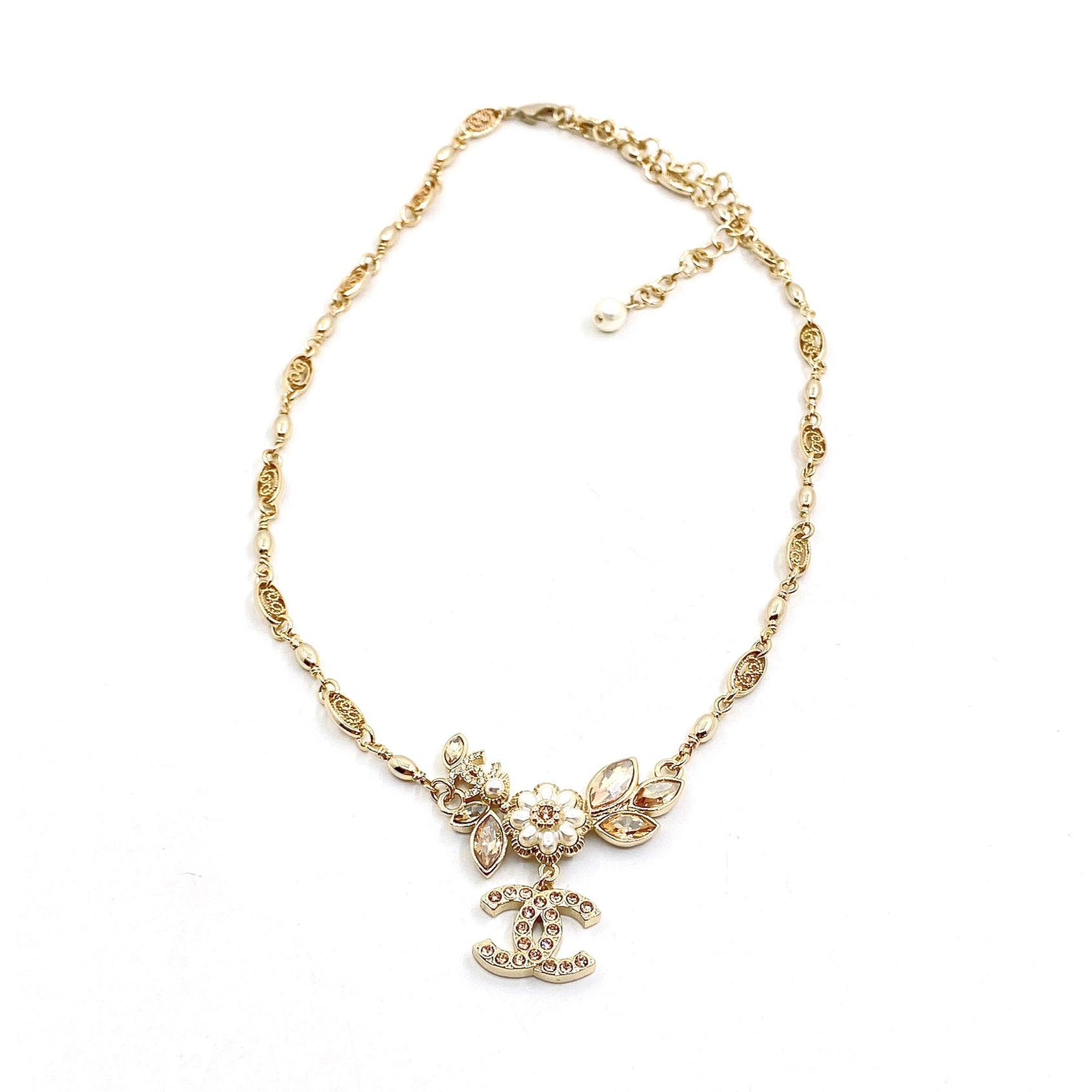 Chanel Flower Pendant 18K Gold Necklace