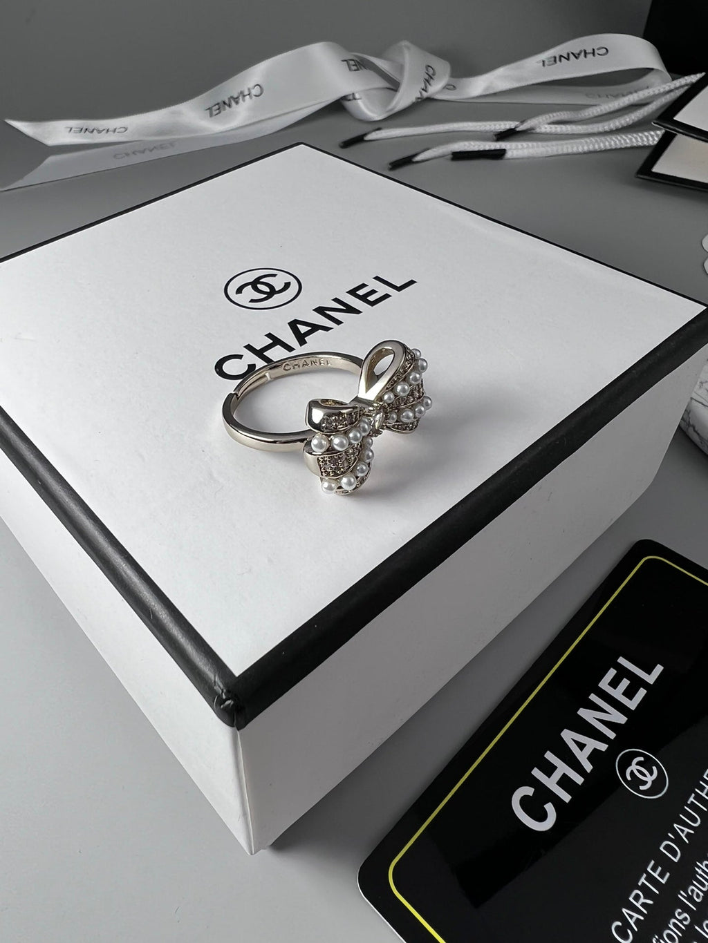 Chanel Bow Tie Pearls 18K Gold Ring
