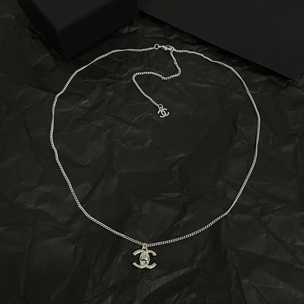 Chanel Vintage 18K Gold Necklace