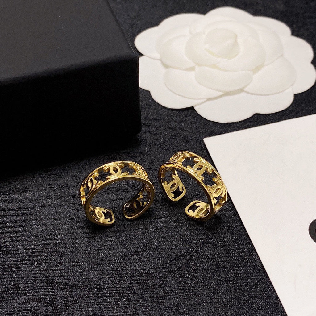 Chanel Vintage Openwork 18K Gold Ring