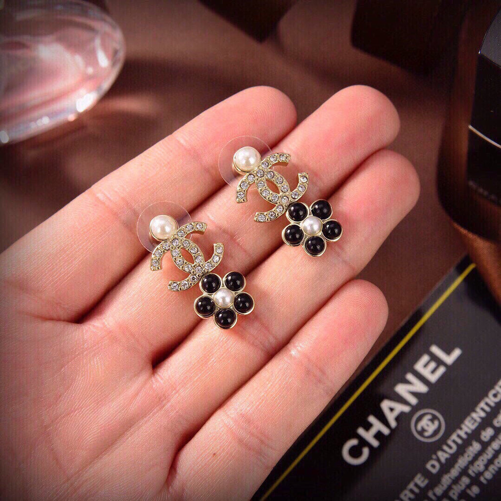 Chanel Butterfly Pendant 18K Gold Earrings