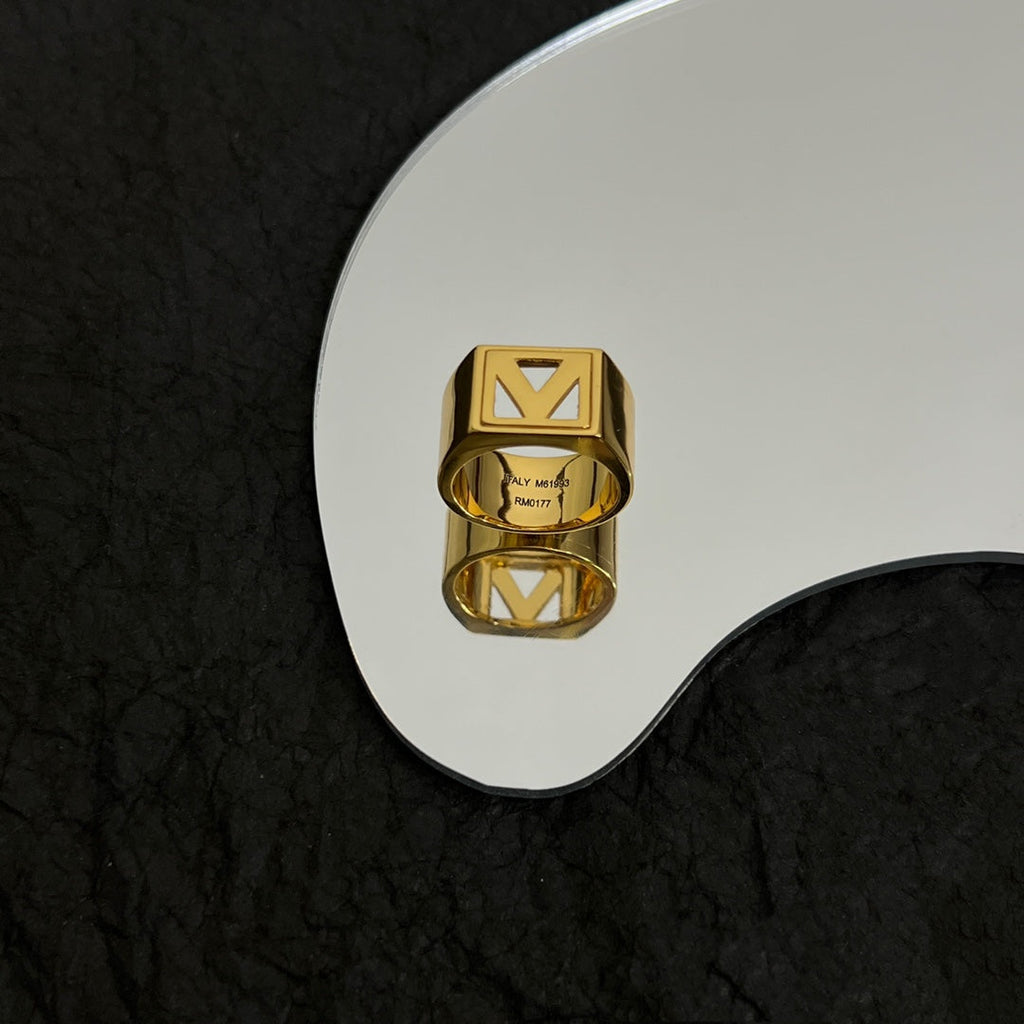 Louis Vuitton Vintage 18K Gold Ring