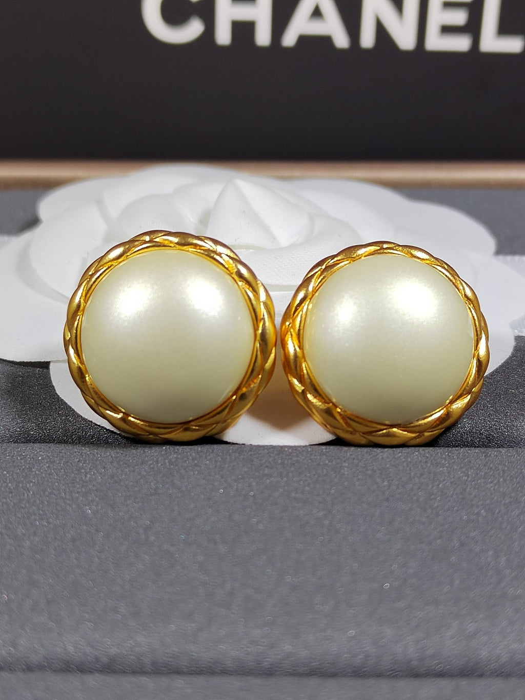 Chanel Round Pearl 18K Gold Earrings
