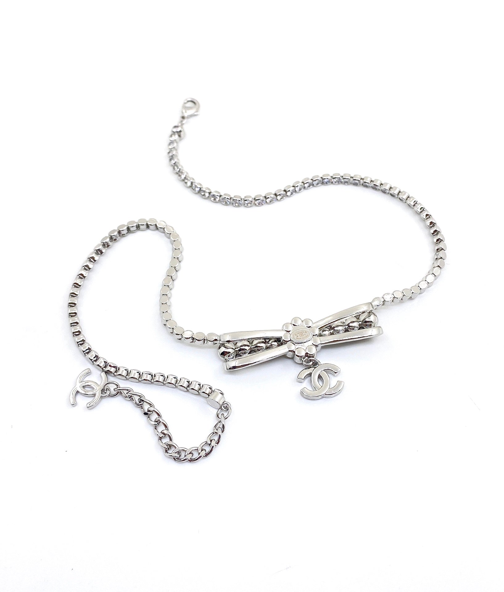 Chanel Diamonds Bow Tie 18K Gold Necklace