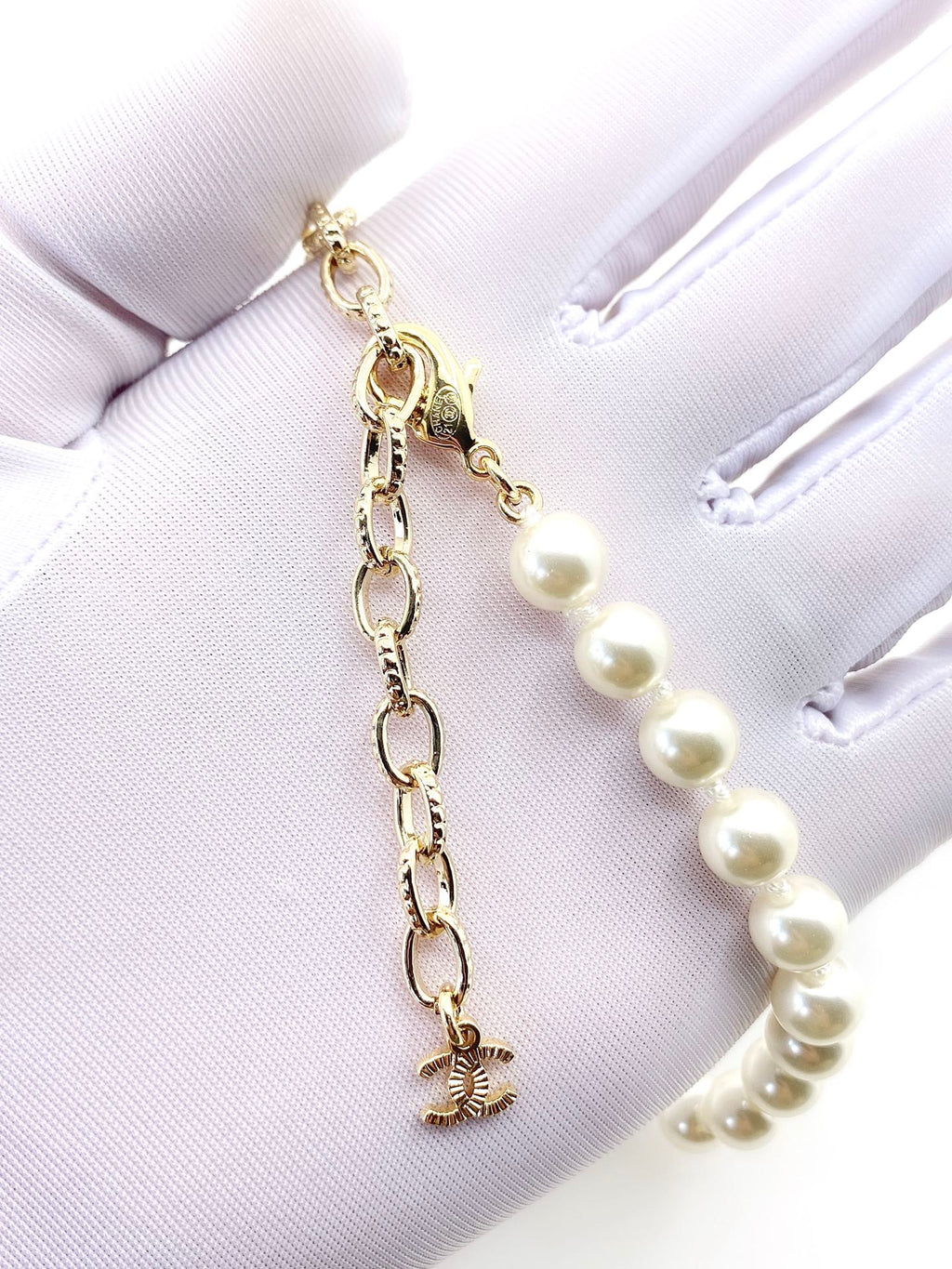 Chanel Pearls Choker 18K Gold Necklace