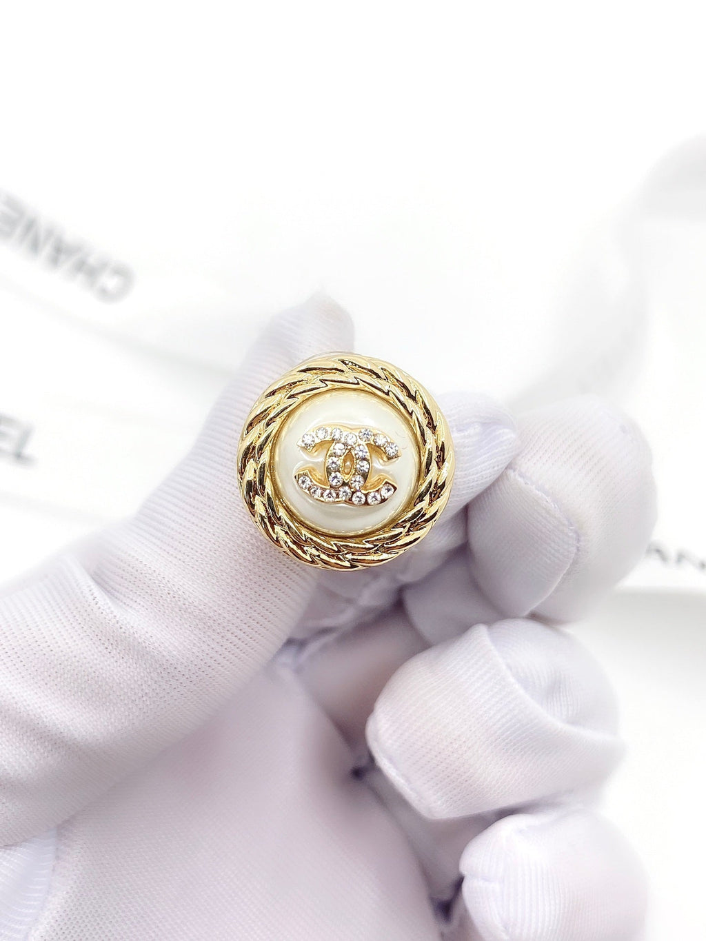 Chanel White Pearl 18K Gold Earrings