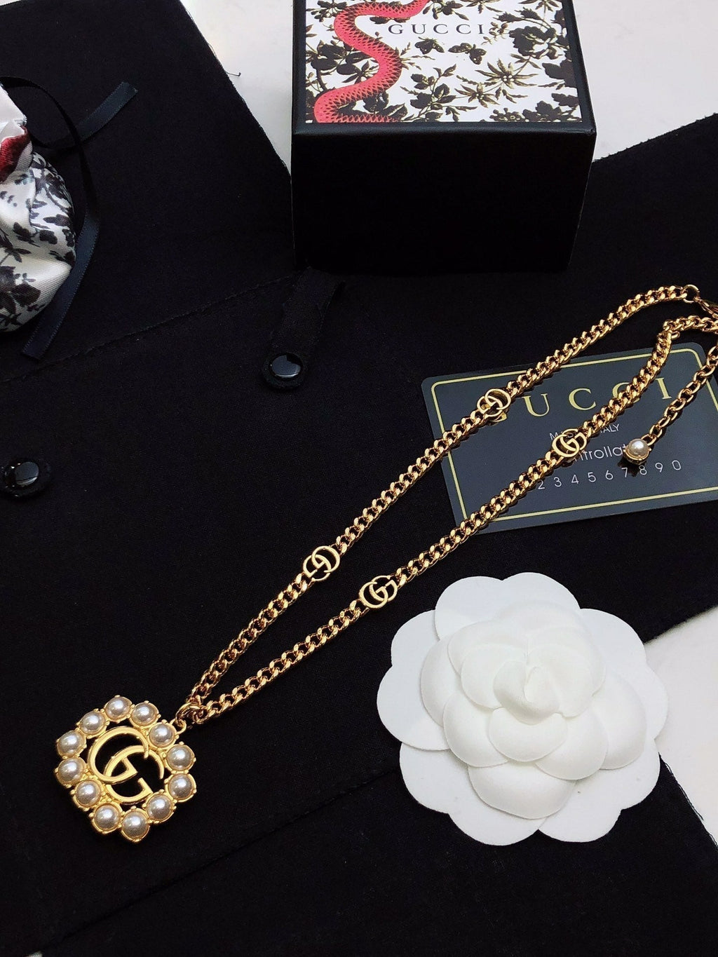 Gucci Double Pearl Double Gucci 18K Gold Necklace