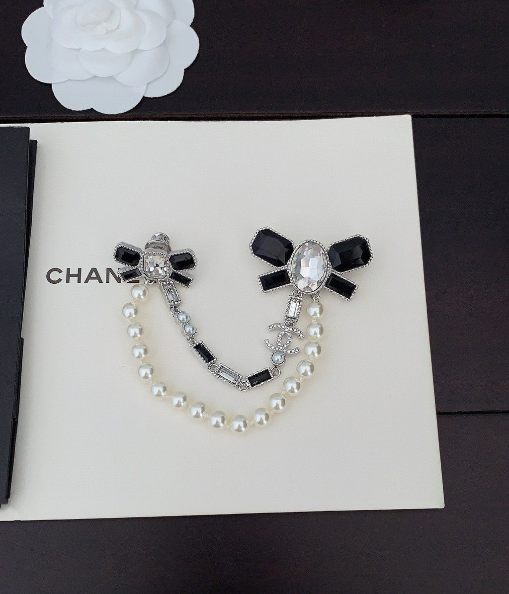 Chanel Black Bow Pearls 18K Gold Brooch