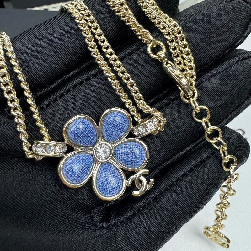 Chanel 26C Blue Flower Choker 18K Gold Necklace