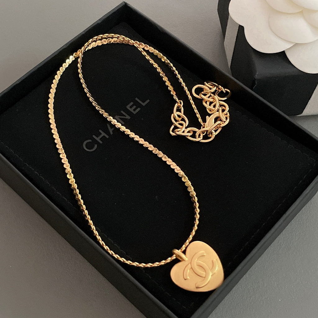 Chanel Vintage 18K Gold Necklace