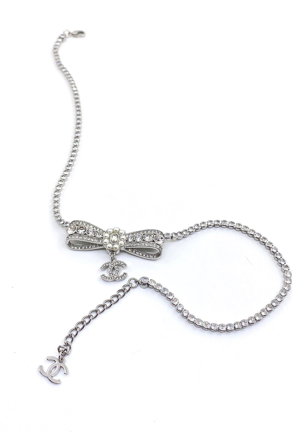 Chanel Diamonds Bow Tie 18K Gold Necklace