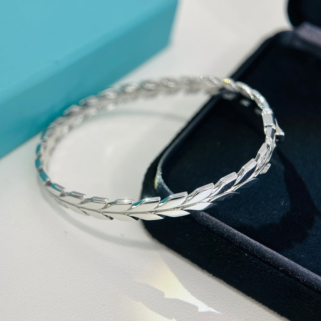 Tiffany Victoria Vine Diamonds 18K Gold Bracelet