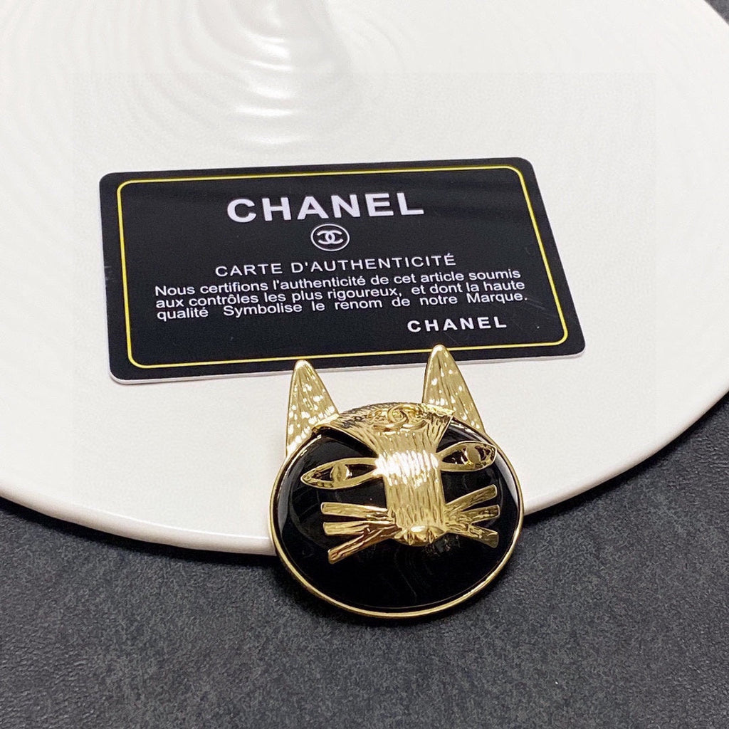 Chanel Cat 18K Gold Brooch